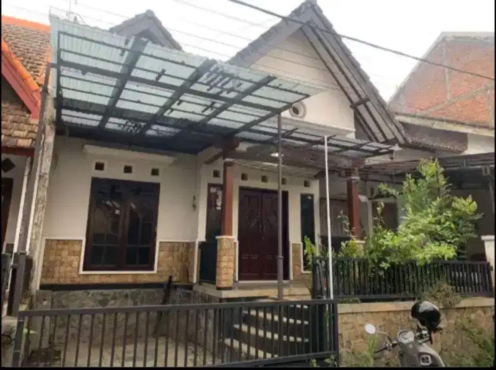 Dikontrakkan/dijual Rumah, Vila, shm