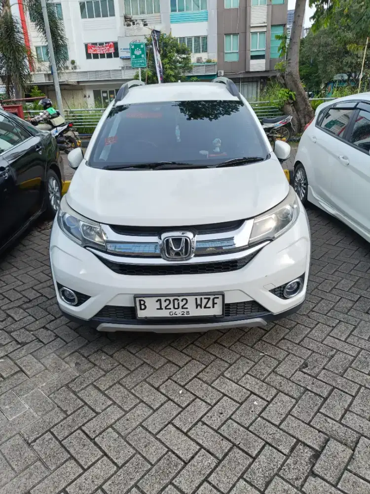 Honda BR-V e matic putih