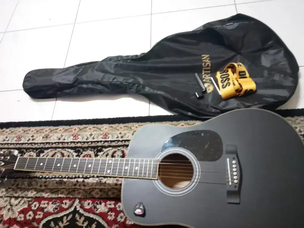 Jual gitar baru seminggu pemakaian