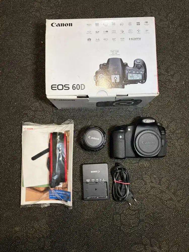 JUAL CEPAT KAMERA CANON 60D LENSA 50mm LIKENEW