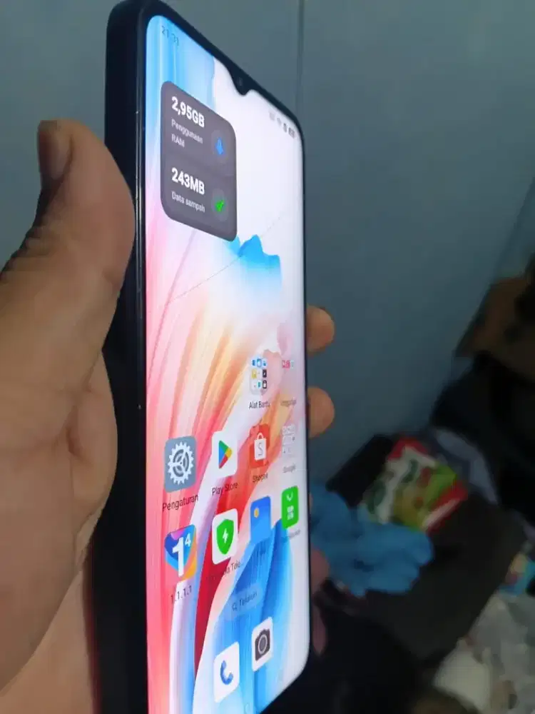 Oppo A18 hitam 4/128