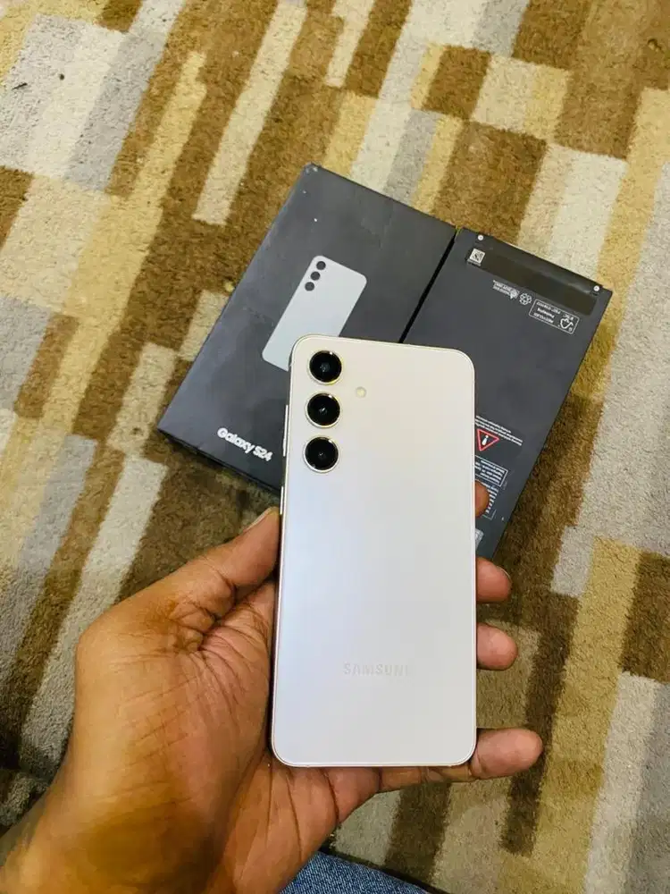 Samsung S24 5G 8/256GB sein resmi garansi on september 2026