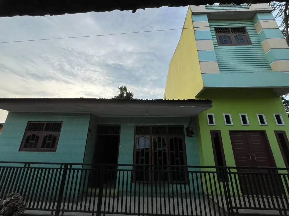 Rumah Pinggir Jalan 2 lantai