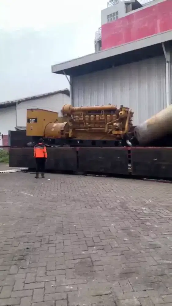 Jual genset bekas  Caterpillar 2000 kva