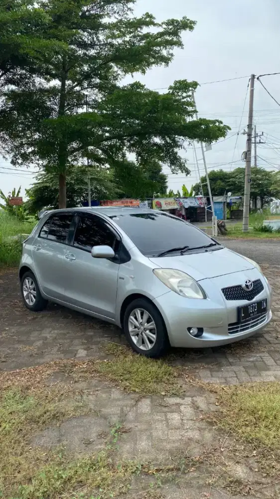 Toyota Yaris E at istimewa original