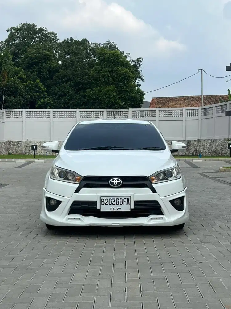 TDP 18 JUTA Toyota Yaris G AT 2015 Putih