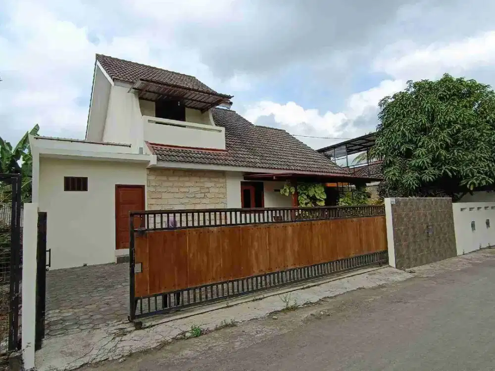 Rumah Tinggal Furnish Dengan Kolam Renang Lokasi Ngemplak Sleman