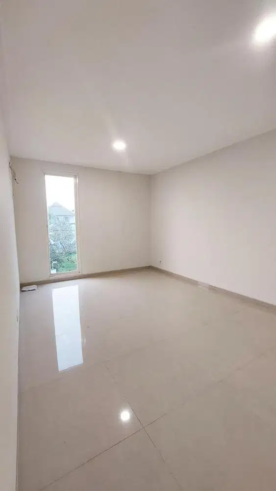 Rumah baru gress di pakuwon indah dekat citraland dan graha family