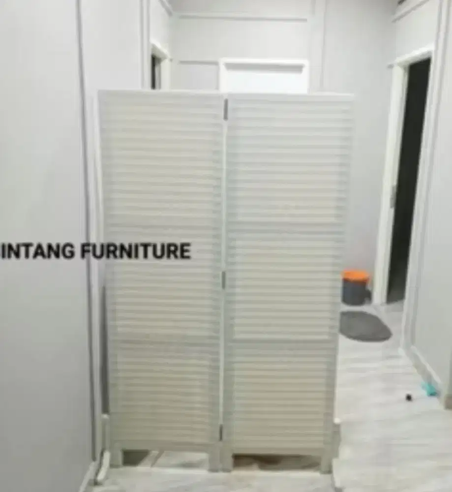 Sekat ruangan 2 pintu