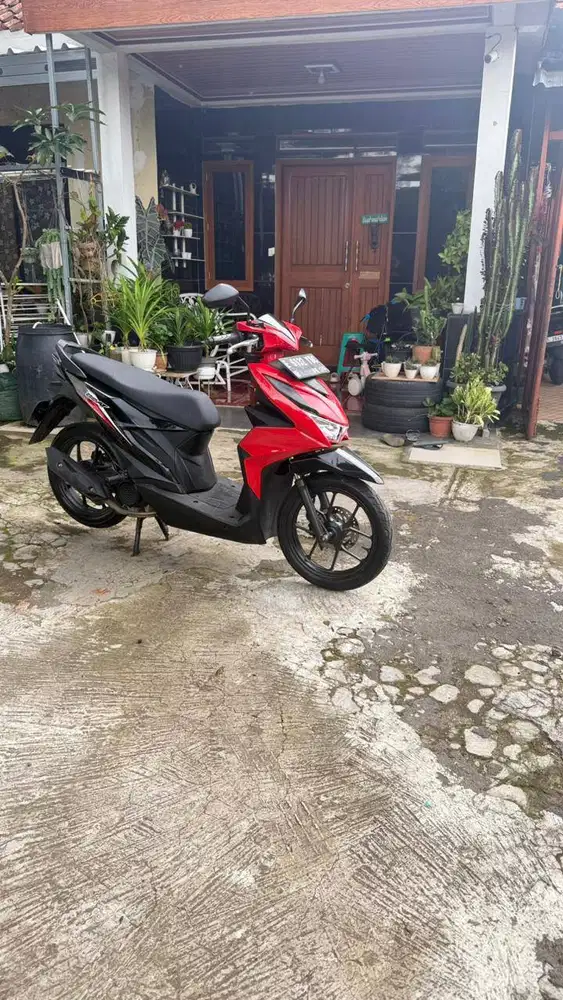 Honda Beat Warna Merah Hitam 2021