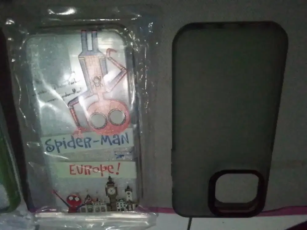 Casing iPhone 14