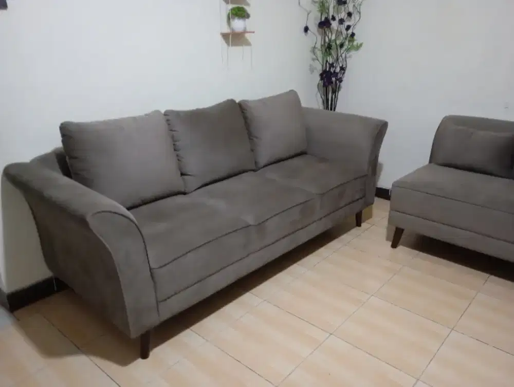 Dijual sofa merk modesty sofa mewah
