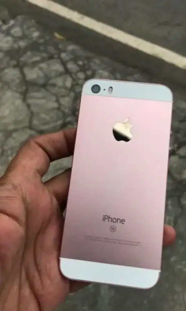 iPhone SE Gen 1 128 GB