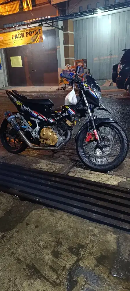 Satria Fu thn 2014 warna hitam mukus