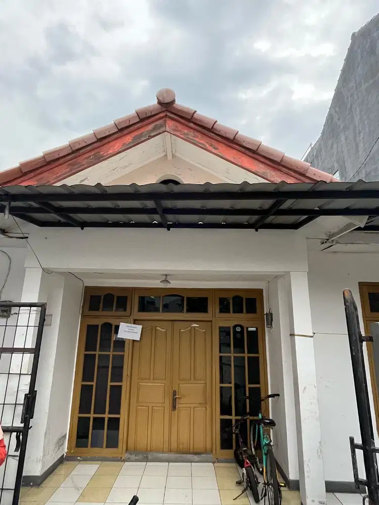 DIKONTRAKKAN – Rumah Strategis, Murah, Nyaman & Banyak Kamar!