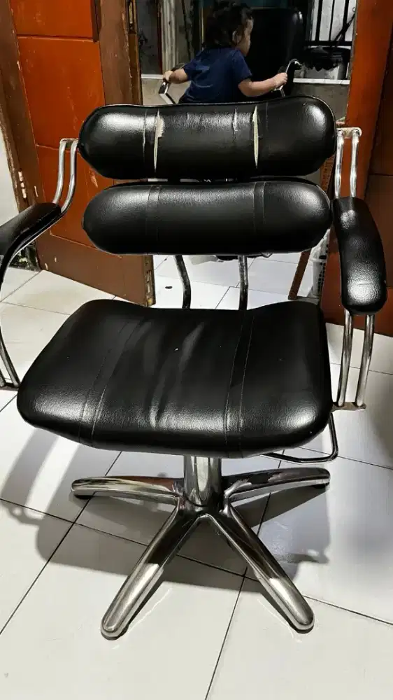 Kursi/Bangku Salon Hidrolik