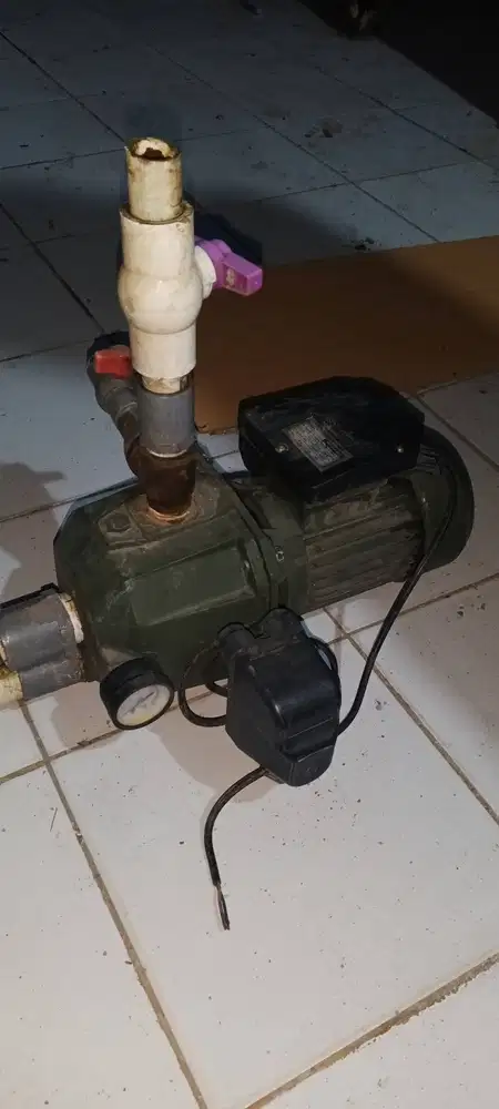 Ini adalah pompa air sumur dalam jet pump Shimizu PC-375 BIT.