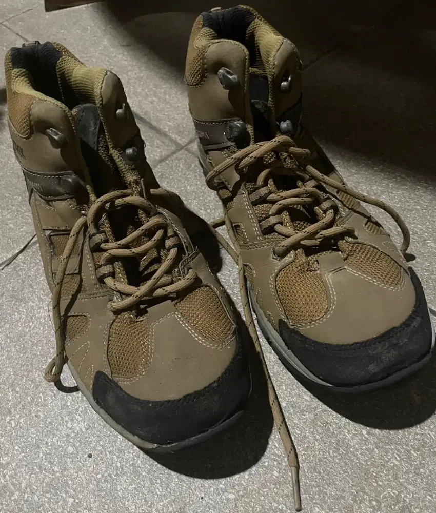 Sepatu Hiking Eiger Co Trek Coklat Size 43. Harga bisa nego tipis