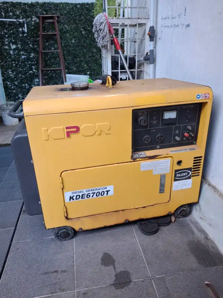 Genset Diesel / Solar silent 5000 watt