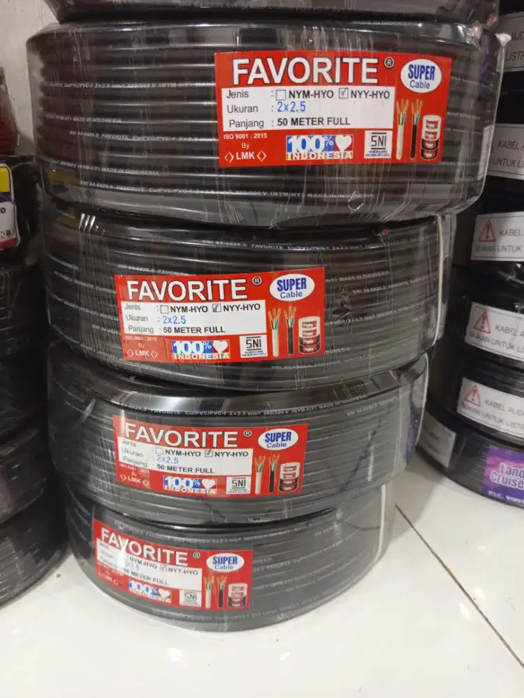 Kabel serabut kulit hitam nyyhy