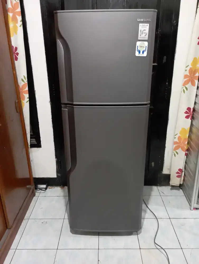 Kulkas 2 pintu samsung digital
