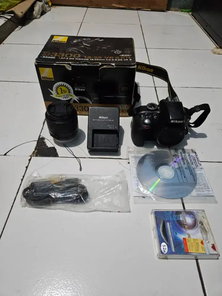 NIKON D3300 Fullset Bodi + Lensa + Box