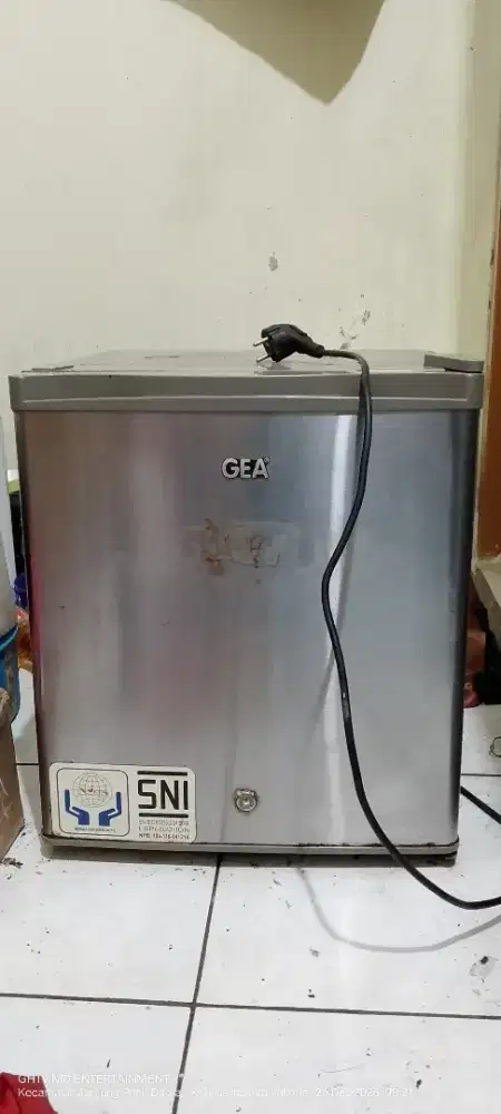Kulkas Mini GEA