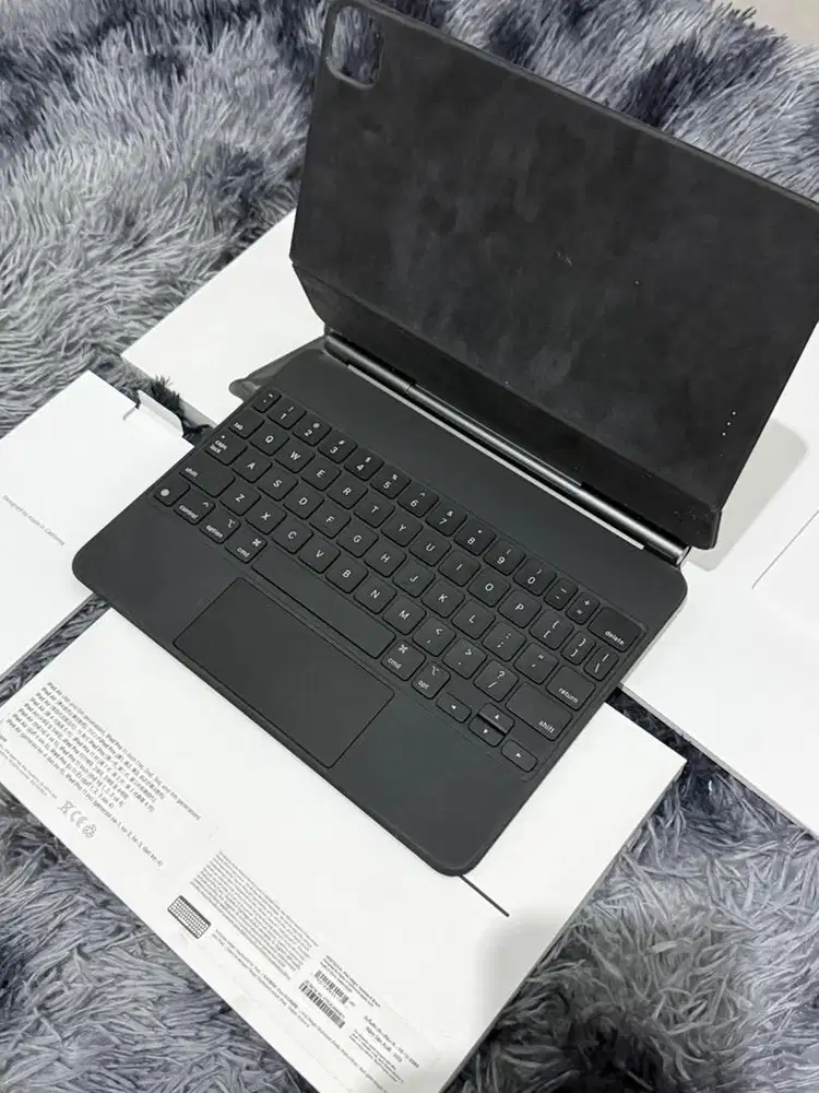 Apple Magic Keyboard 11 Inch Black Fullset Original