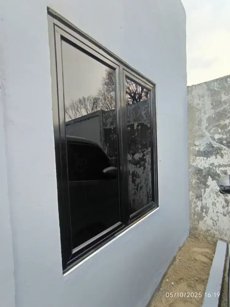 Jendela aluminium modern