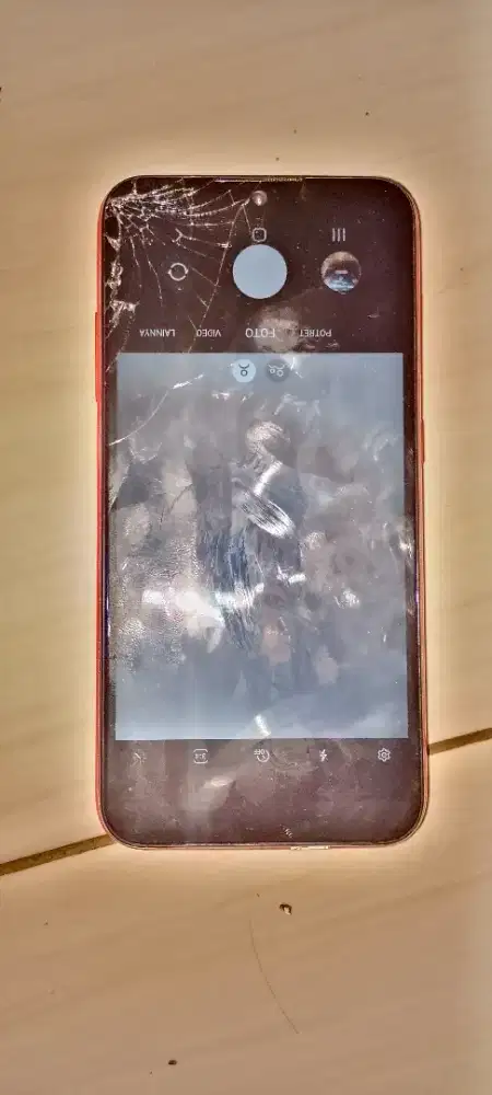 Samsung a01 lcd pecah