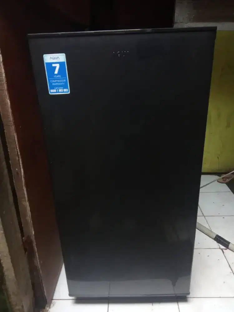 kulkas 1pintu merk aqua mulus normal