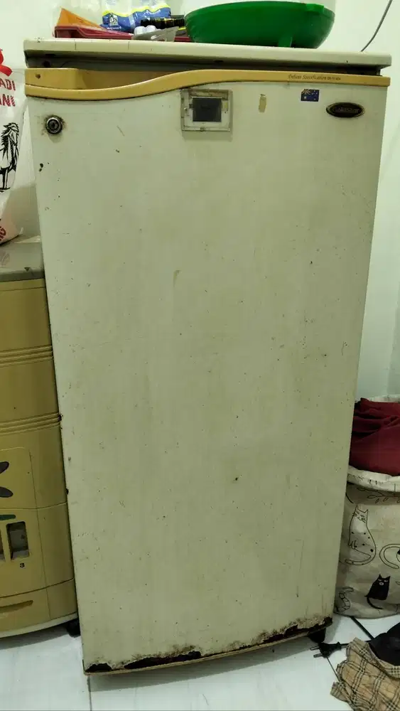 Kulkas Merk goldstar, satu pintu,