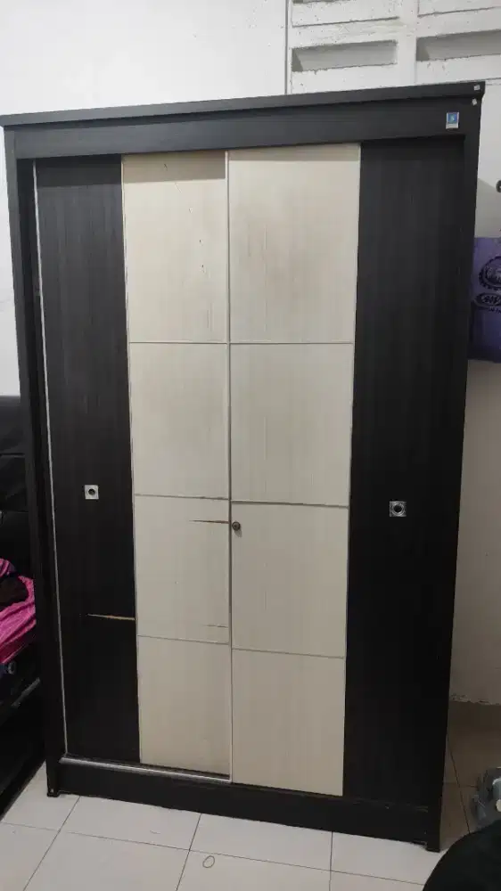 dijual cepat lemari slide 2 meter