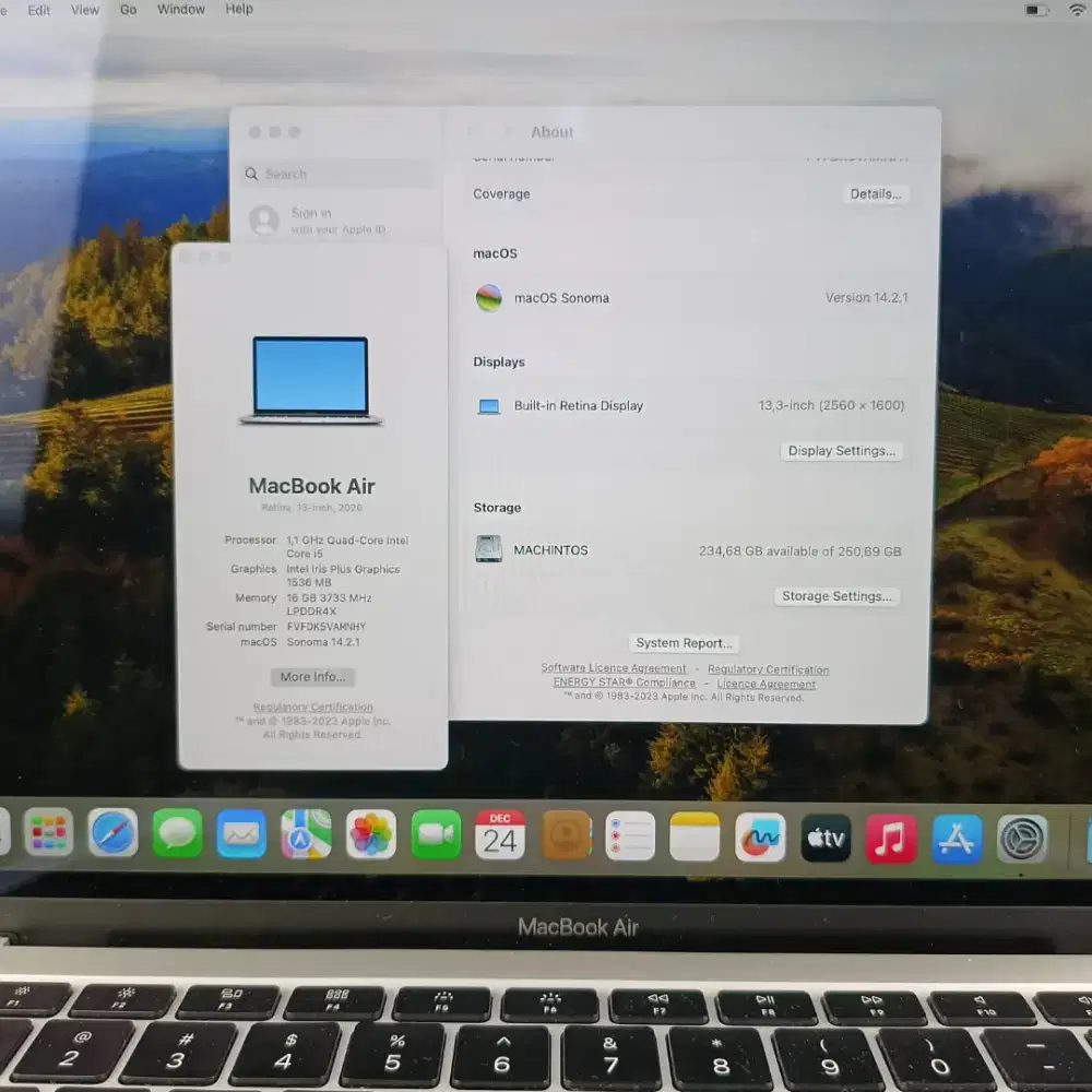 Macbook Air 2020 Ram 16 Ssd 256 Layar 13 inch Full set Silver