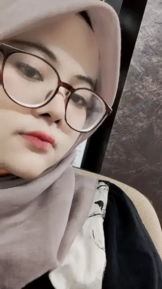 Cari loker host live