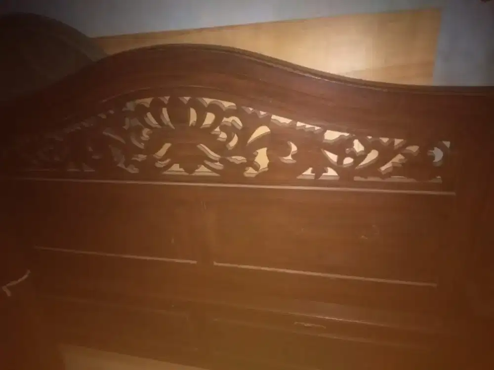 Di Jual dipan kayu jati asli blm pernah di pake