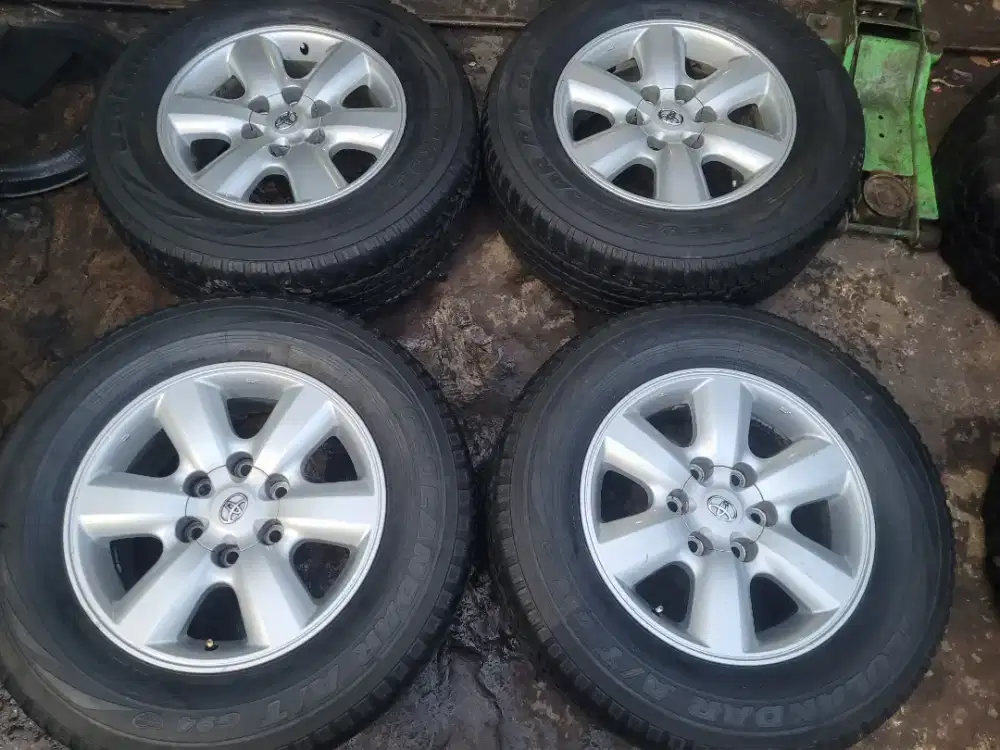 Velg original Toyota fortuner R17 paket ban second 4pcs terima tt