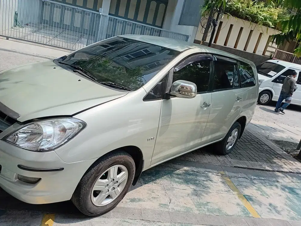Toyota Kijang Innova 2006 Bensin mulus pajak baru bayar harga 84.5juta