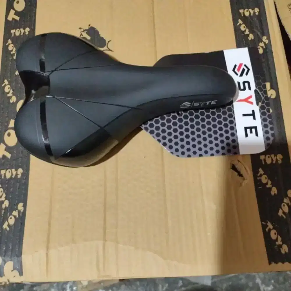 Barang ready sanak sadel atau jok sepeda.