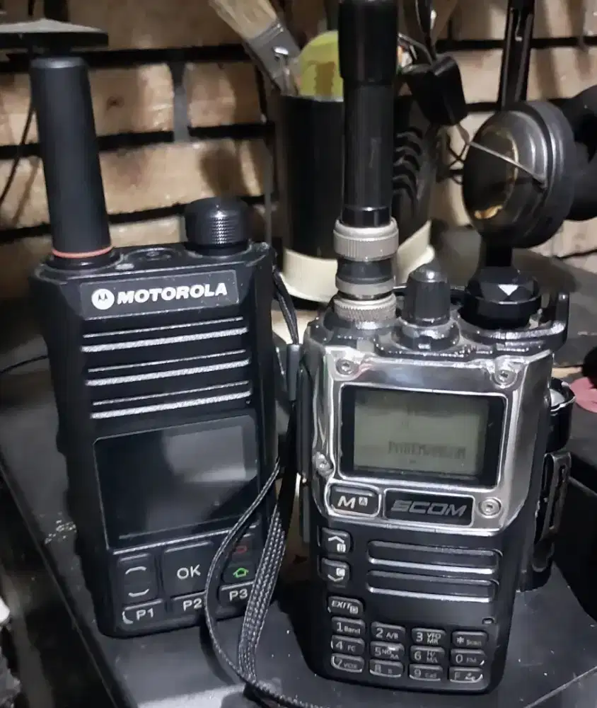 Dijual, 2 Unit HT : Scom FC 9 pro Multy band, Motorola B7 Zello POC