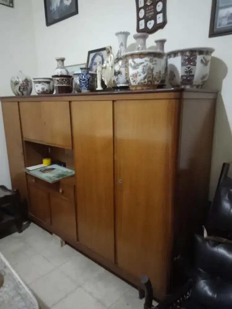 Di jual Lemari Jati Kuno