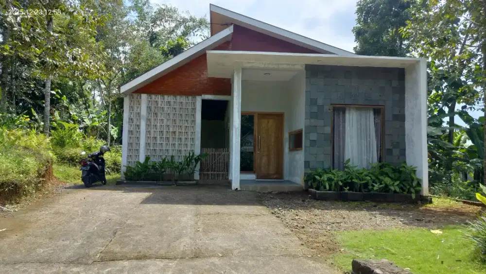 Rumah Cantik Dekat RM Putri Duyung Karangpandan