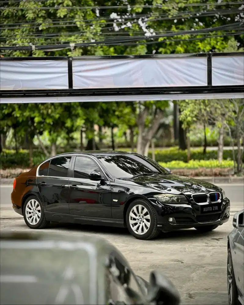 CashCreditDpminim BMW 320i 2011