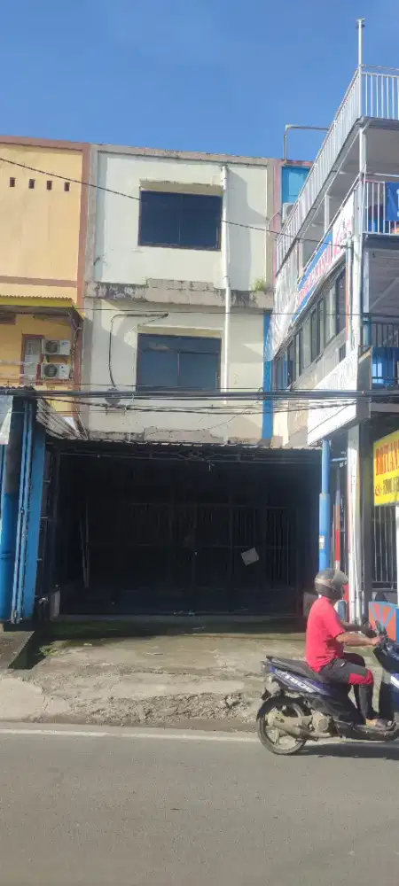 Dijual rumah dekat pusat keramaian