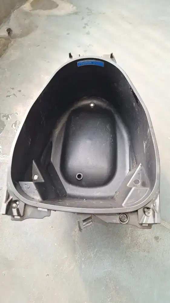 Bagasi helm Vario led 125/150