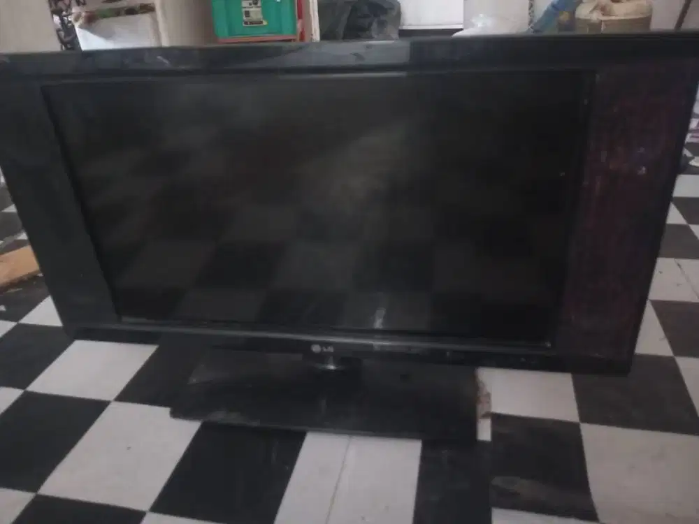 Jual TV LCD  merek LG ukuran 21' kondisi tanpa Remote masih normal