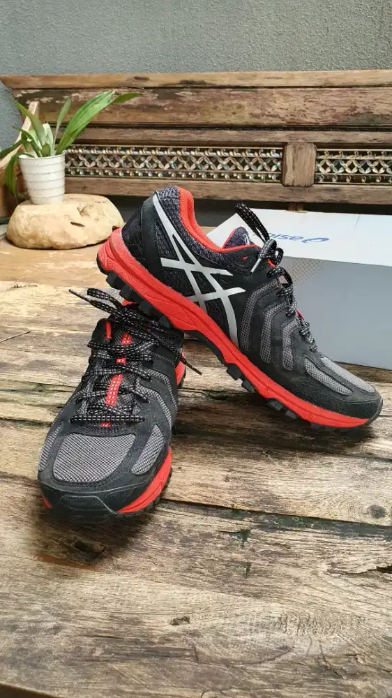 Jual sepatu olahraga