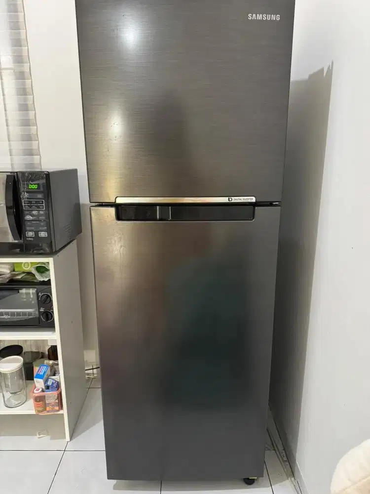 Kulkas Samsung RT22 234 L inverter 2 pintu