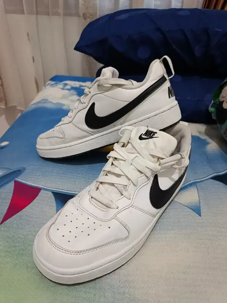 Nike Court White Black nett
Size 40