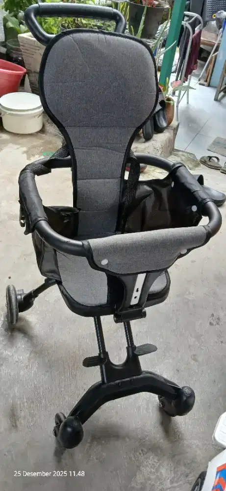 Baby stroler kondisi masih baik